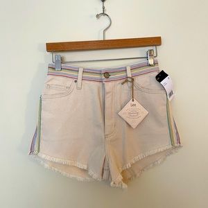 LEE Vintage Modern khaki shorts w rainbow details